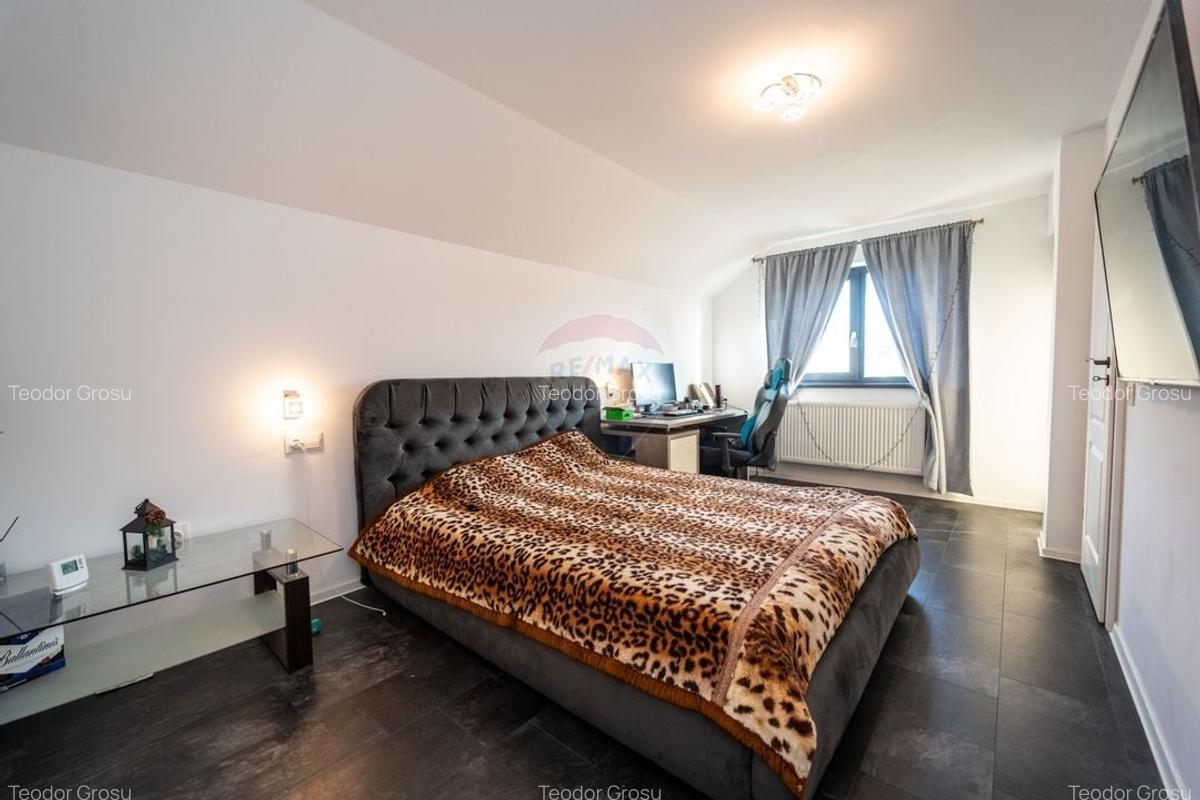 Casa 4 camere, semineu si terasa, cartier Izvor! - 18