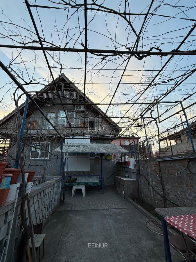 Casă cu 7 camere în Central - 1