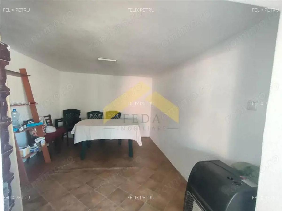 Casa de vanzare 3 camere Iratosu - 9