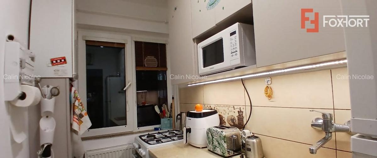 Apartament cu 3 camere, etaj intermediar, mobilat-utilat, zona Dacia - 12