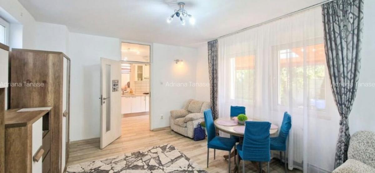 Casa cu 4 camere, terasa acoperita, curte de 700 mp, zona - 10