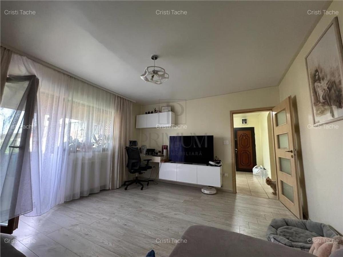DAMBOVITA - BLOC IZOLAT - 3 cam - 2 bai - 2 balcoane - centrala proprie - clima - 3