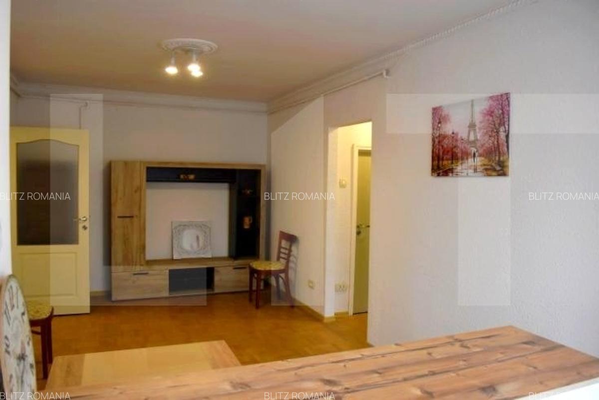 Apartament de vanzare, cu 3 camere, 52 mp, zona Pajura - 2