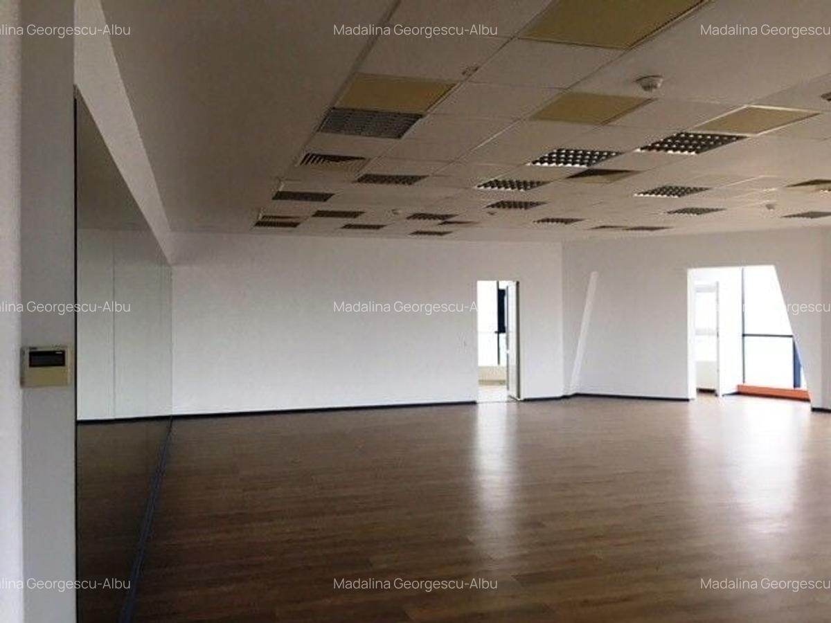 Calea Vitan - Bucuresti Mall birouri 302 mp utili 440000 Euro - 2