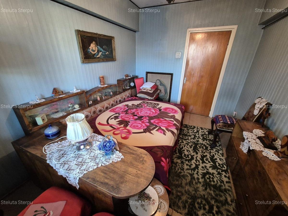 Apartament cu 3 camere decomandat în 1 Mai - 9