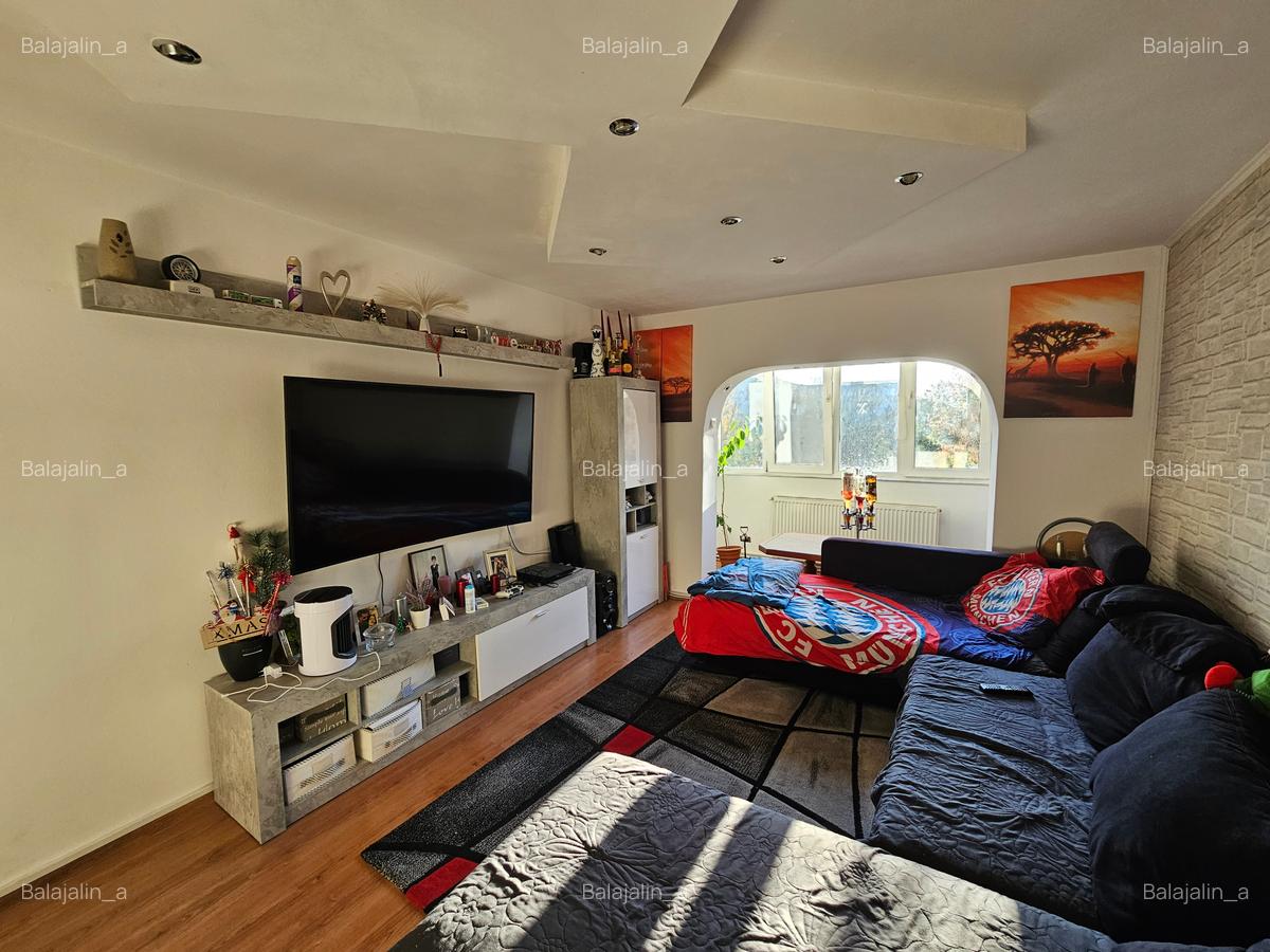 Apartament 4 camere, 2 băi, 2 balcoane, et. 2/4, Timișoara, Calea Torontalului - 3