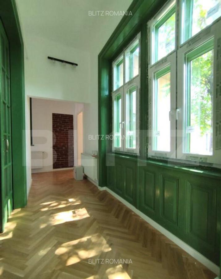 Apartament de vanzare, cu 3 camere, 107 mp, zona centrala - 3