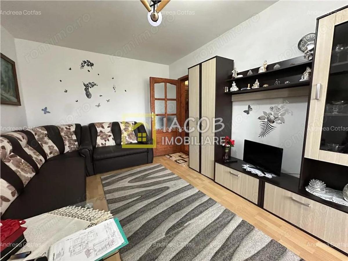 Apartament 3 camere decomandate Str. Metalurgiei, Bacau - 2
