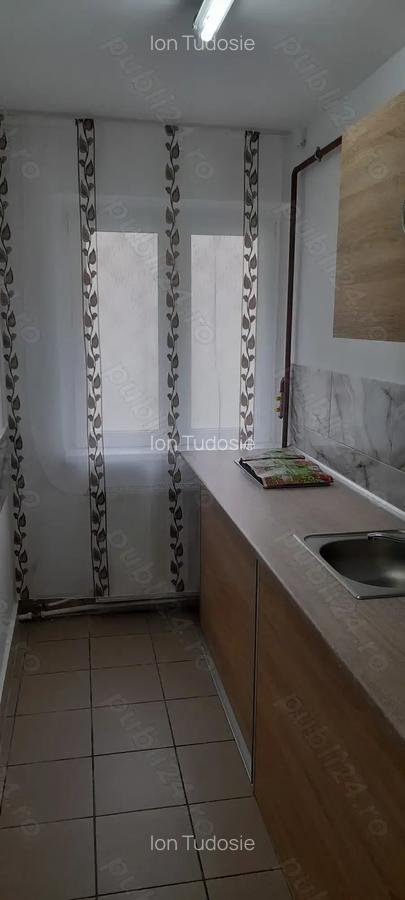 Vand apartament cu doua camere la parter - 4