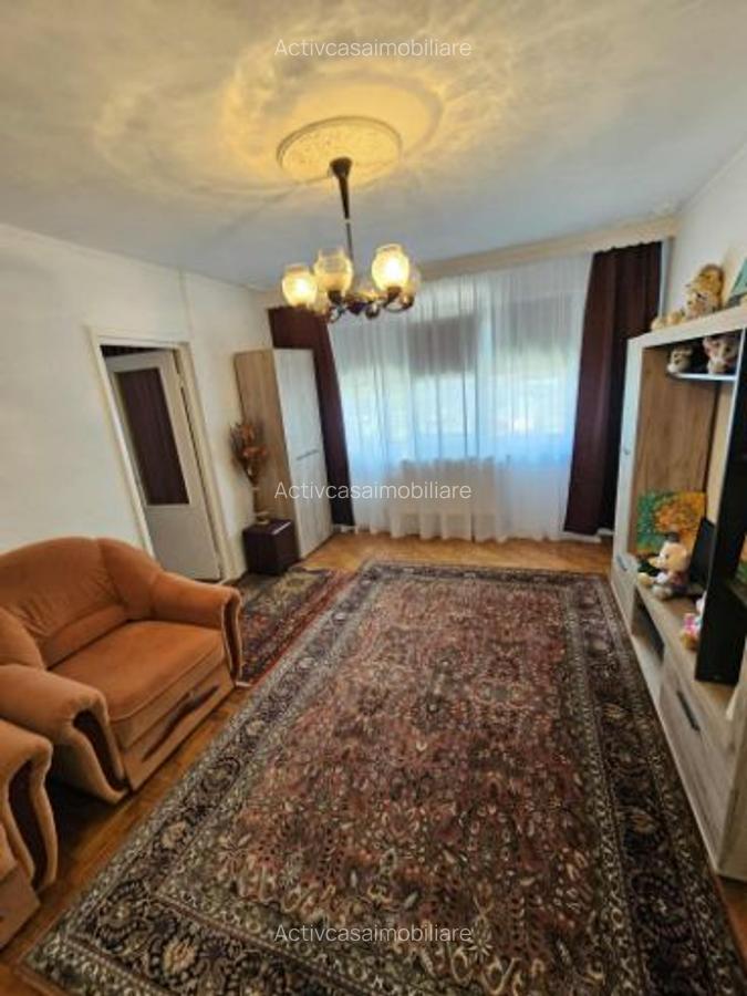 Apartament 3 camere, etaj 1 - 8