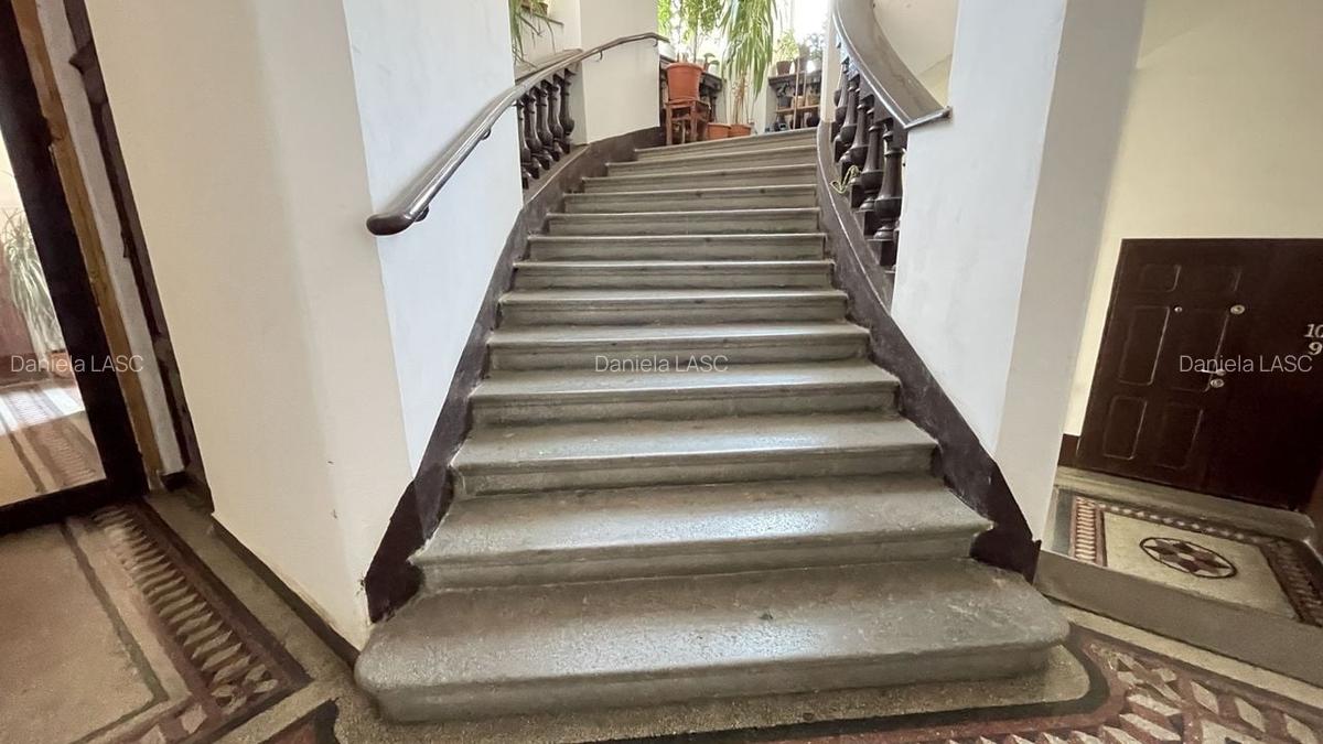 Apartament  spatios de vanzare intr-o cladire istorica - 19