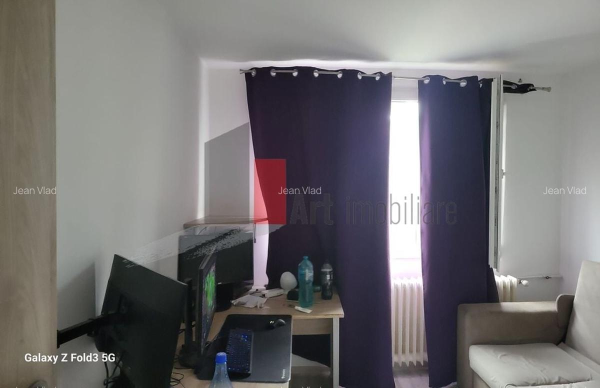 Apartament 3 camere decomandat Trapezului - 2