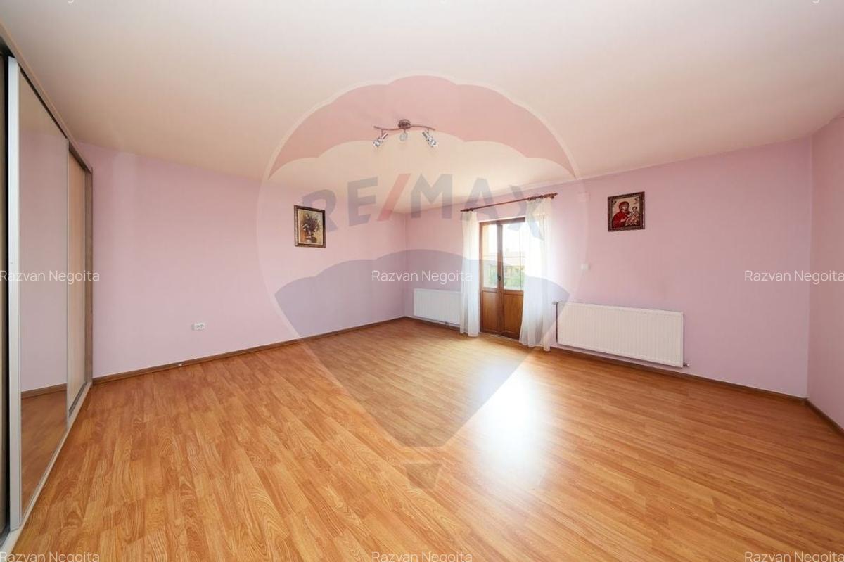 Casa 4 camere, mobilata si utilata, 2 389 m2. teren, Sanpetru! - 27