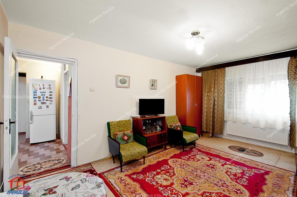 60000 Euro, apartament 2 camere, decomandat, etaj 4, zona Spitalul de Copii - 2