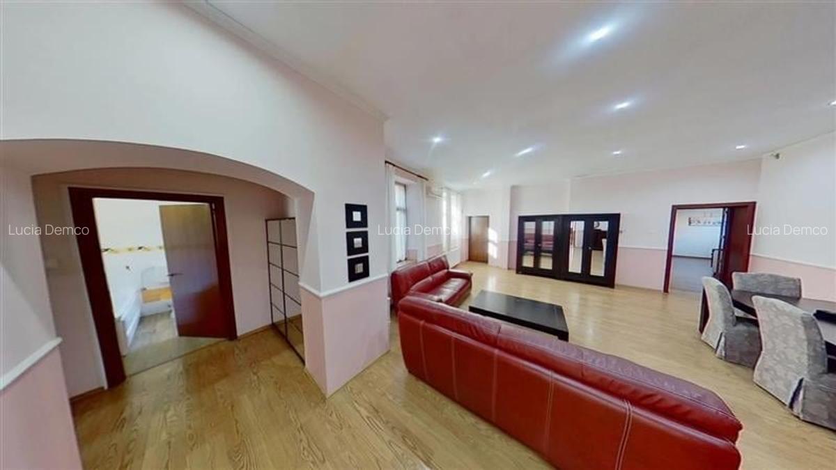 Apartament cu 4 camere decomandat, mobilat în Central - 14