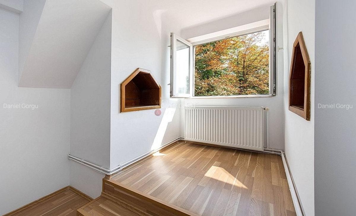 Apartament cu 3 camere decomandat în Central - 1