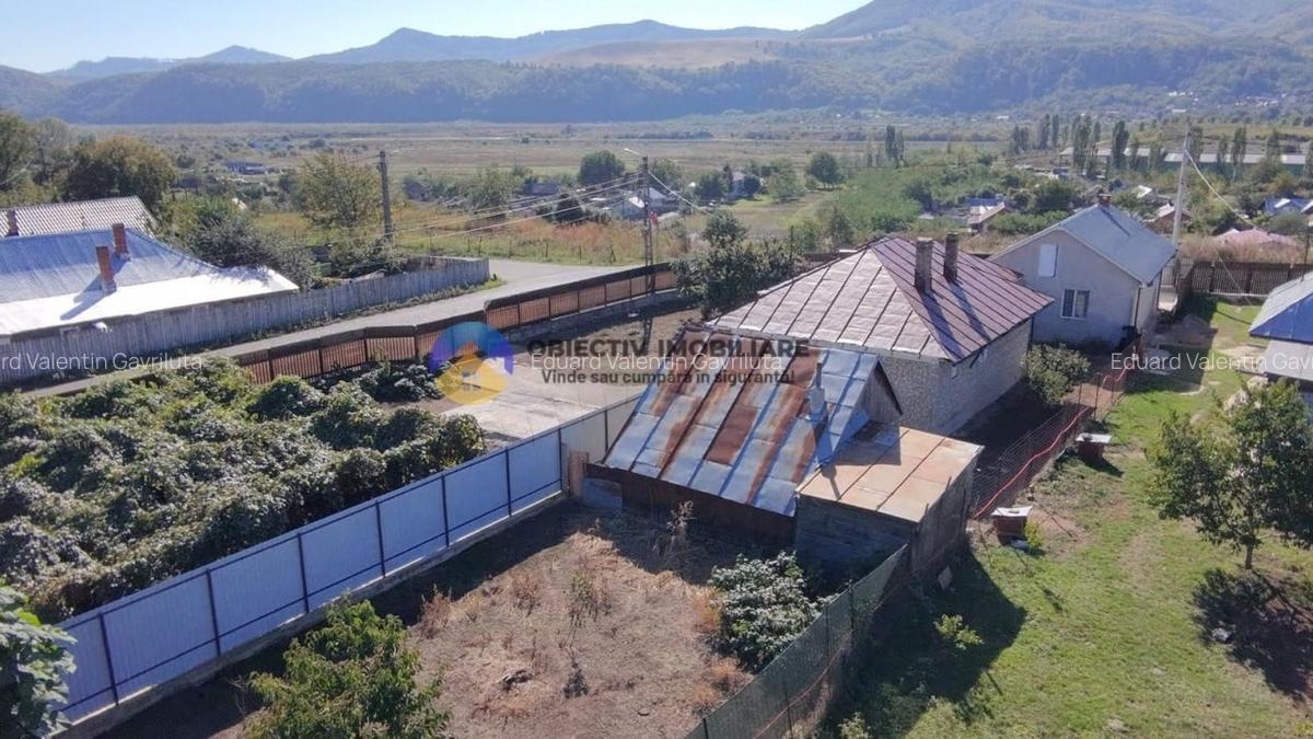 Casa + Teren de Vanzare cu Vedere la Munte - 4