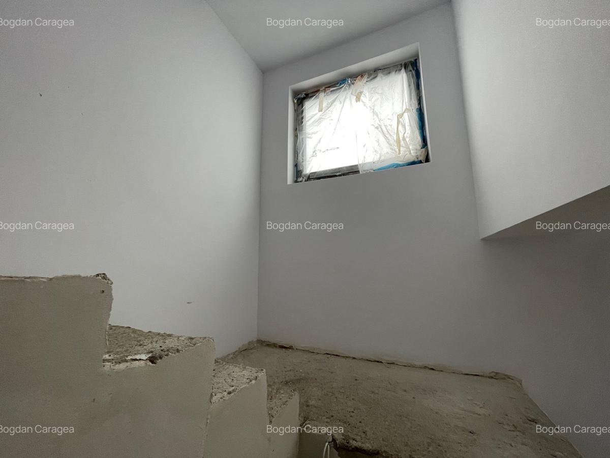 Casă cu 5 camere în Metalurgiei - 4