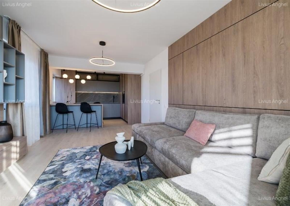 Apartament cu 3 camere decomandat în Tractorul - 9