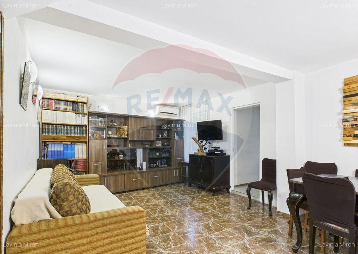 Vila cu 6 camere de vanzare in zona Vitan Mall - 1