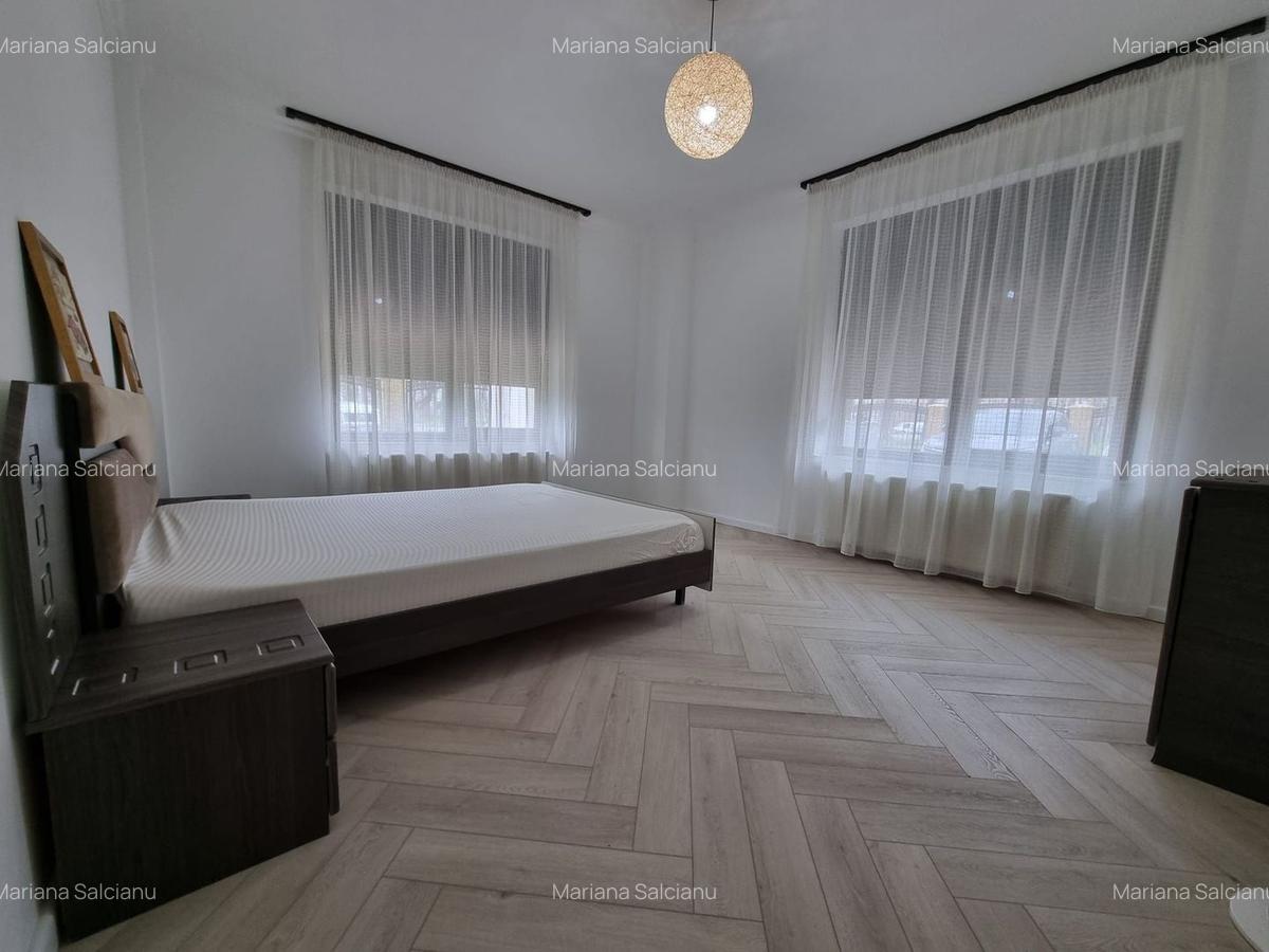 Apartament 3 camere de închiriat în zona Cazino Mamaia (pe partea cu l - 6