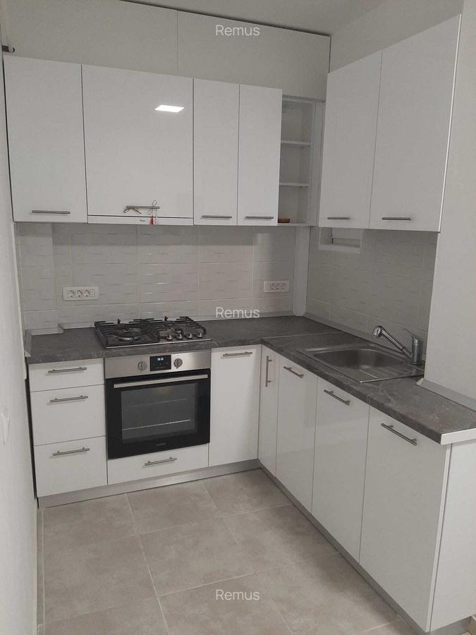 PIATA  ROMANA - 1 minut Metrou /  Magheru  - Apartament 2 camere MODERN - 5