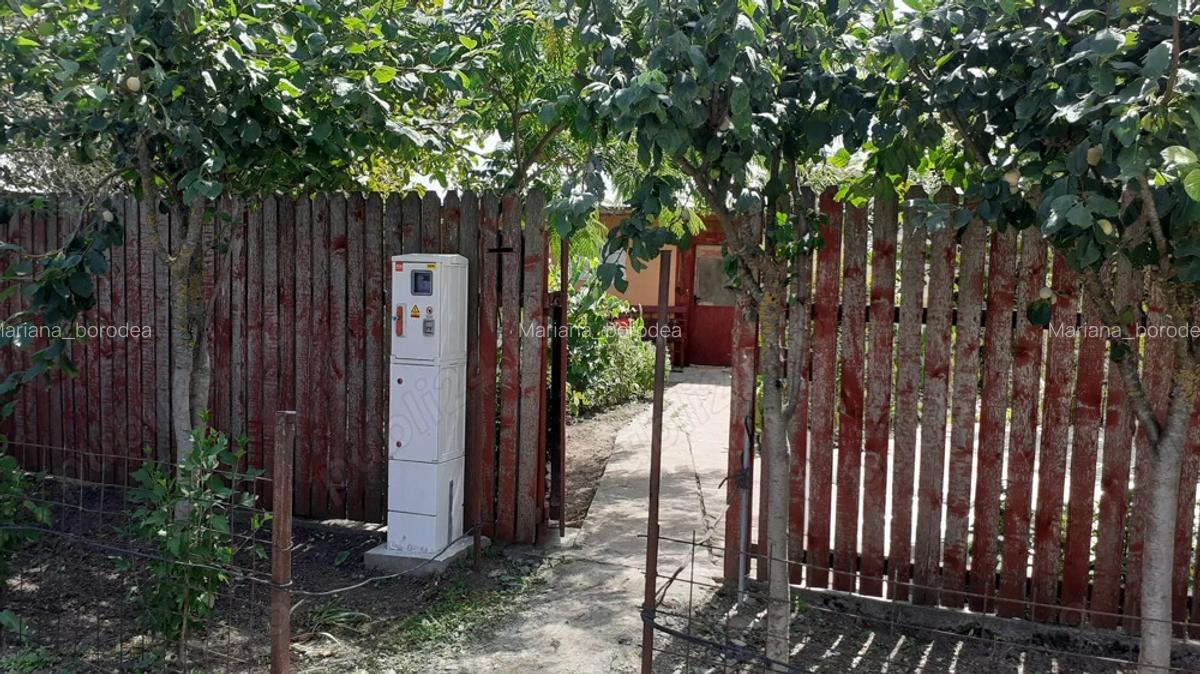 Vand urgent casa de vacanta o camera cu pod in Ghizdaru - 11