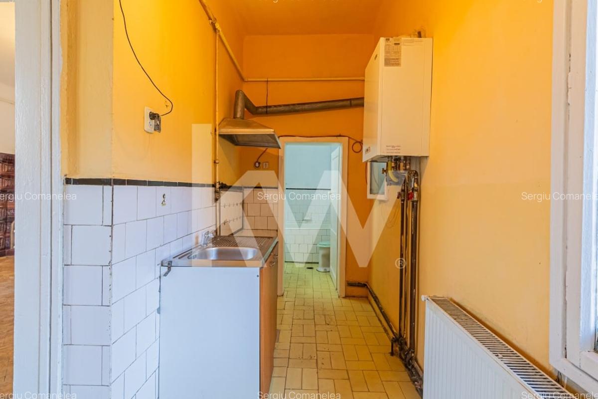 Vanzare casa cu 3 camere, singur in curte - Piata de Miercuri - 9