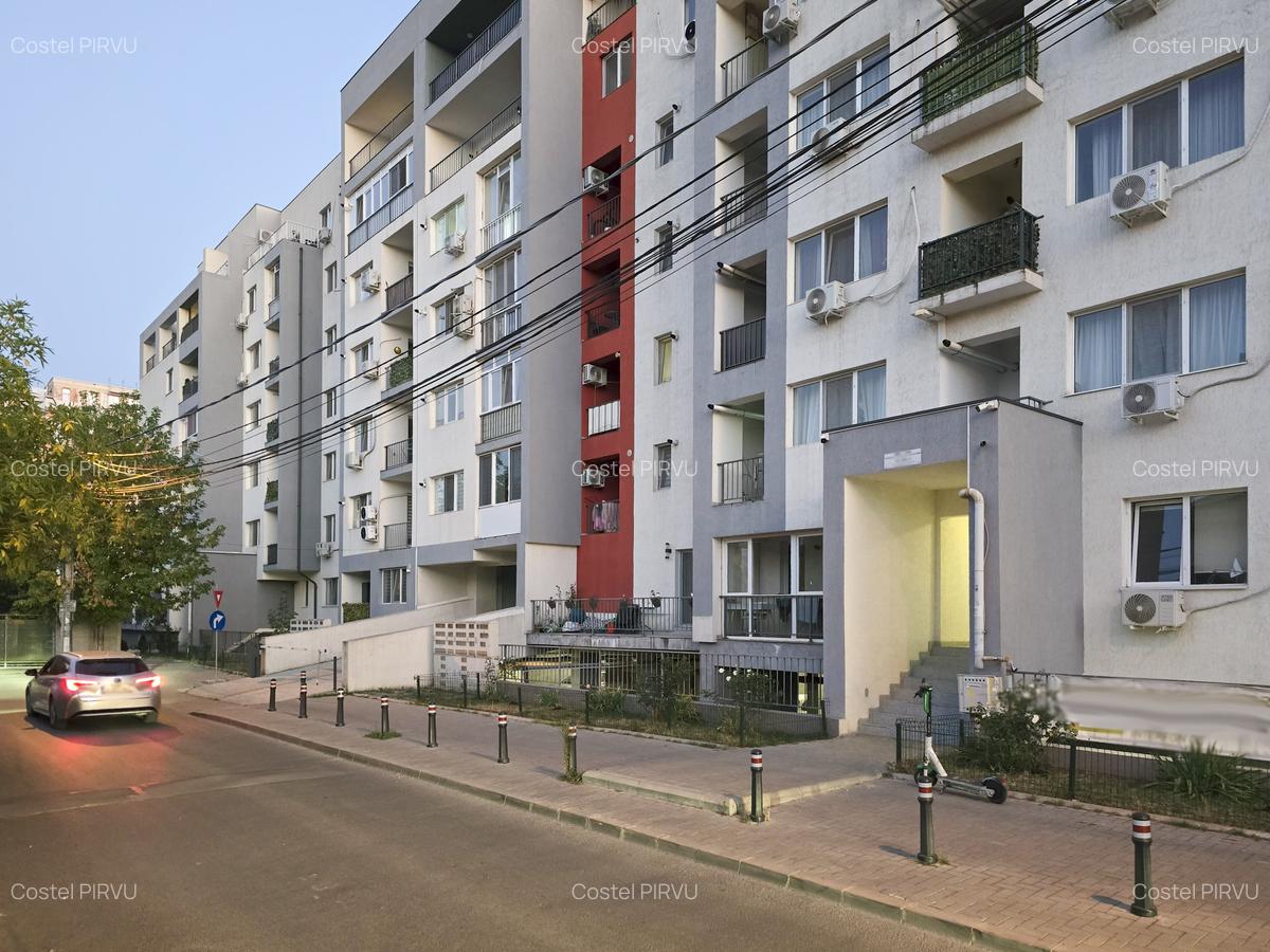 Titan Metrou N. TECLU Et 1/6 Cu Parcare SUBTERANĂ, Decomandata Centrala Proprie - 1