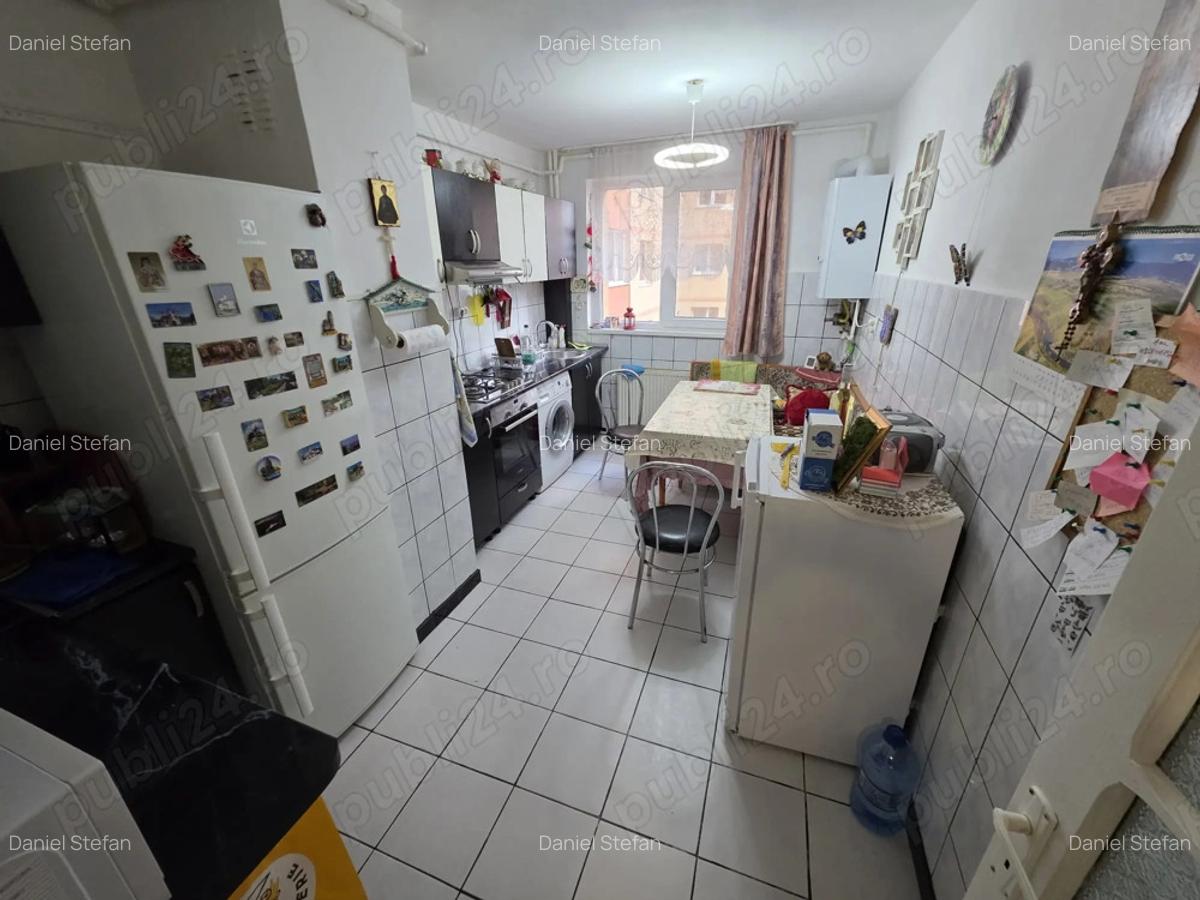 Vand apartament 3 camere pe Calea Bucuresti (Direct Proprietar) - 3