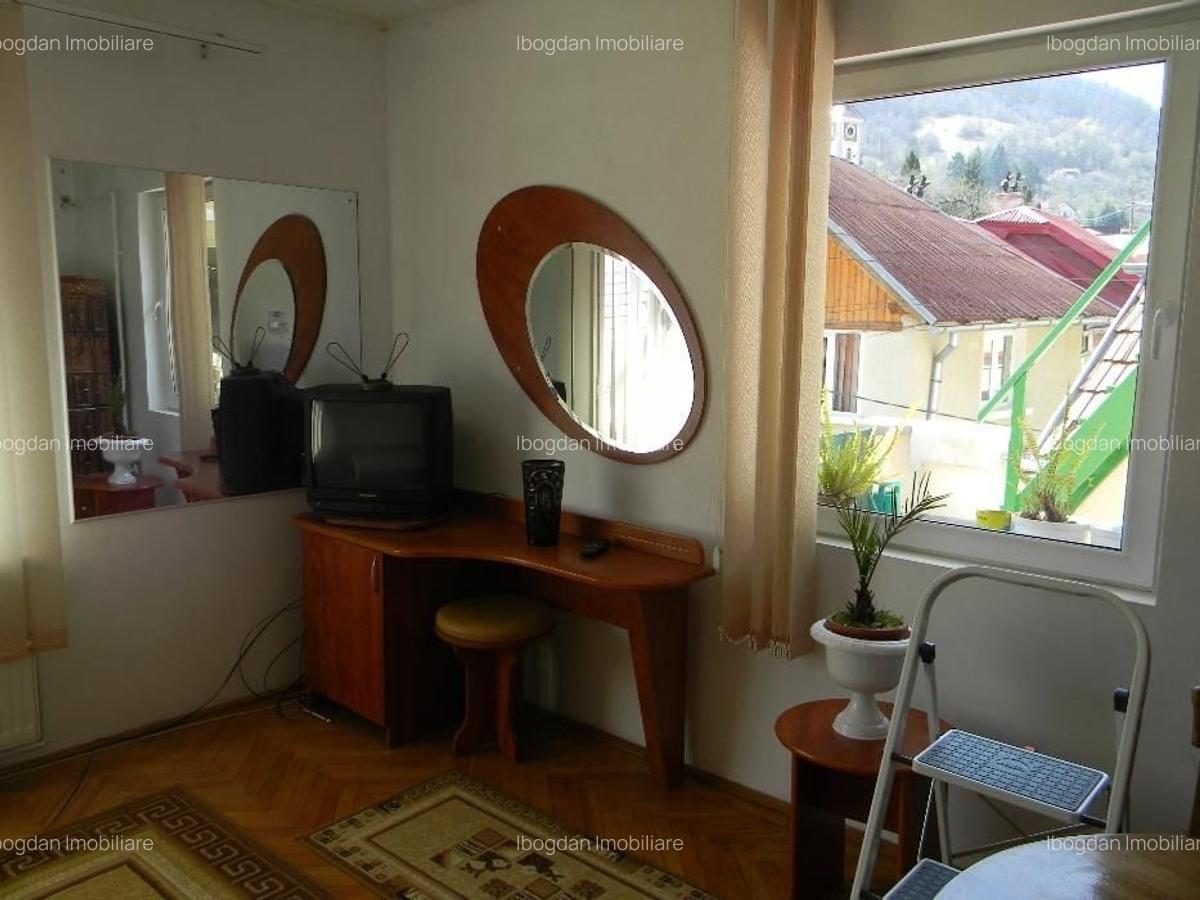 Apartament cu 2 camere la casă în zona Schei, COD 8191 - 4