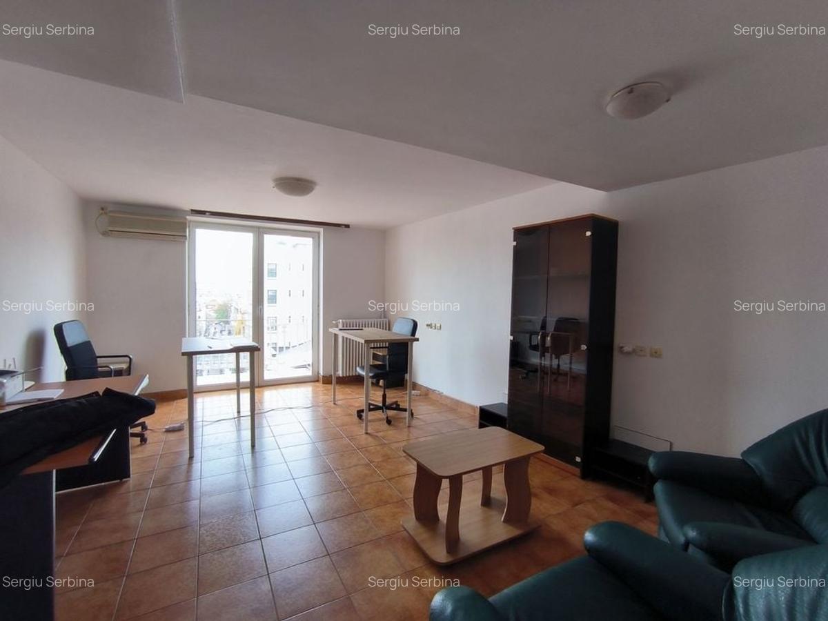 Apartament cu 3 camere decomandat în P-ța Romană - 1