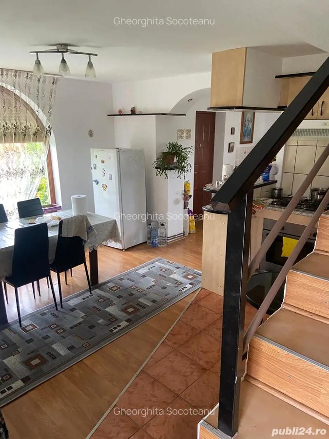 Casa de vanzare la curte cu mult spa?iu verde si zona lini?tita - 4