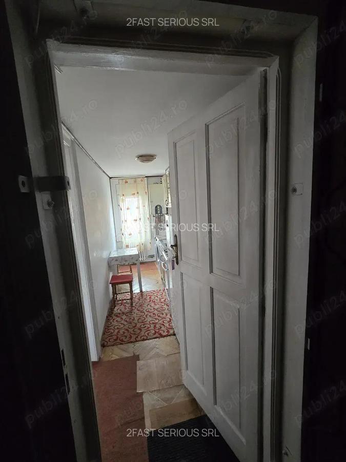 Proprietar, inchiriez apartament cu 1 camera la mansarda, in zona Bogdanestilor colt cu Bld.Cetatii - 1