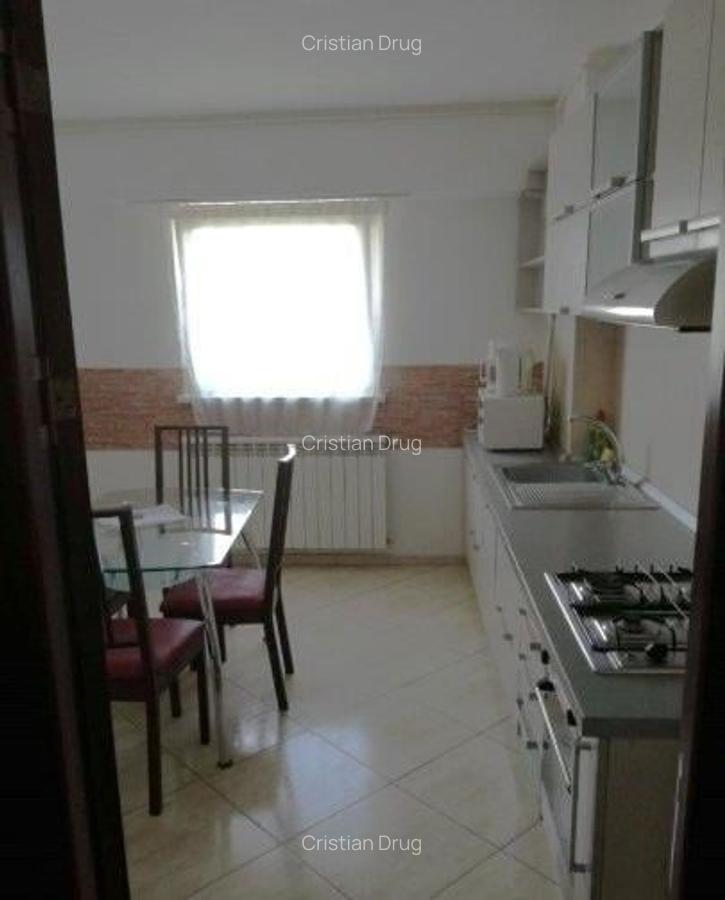 Apartament cu 2 camere decomandat în P-ța Unirii - 12