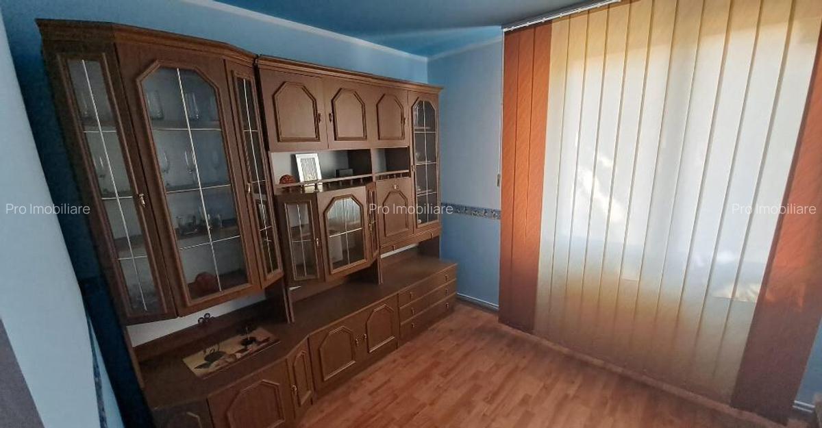 Vand apartament 3 camere decomandat - 8