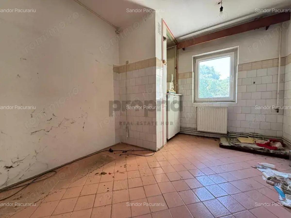 4 camere decomandate in Bartolomeu Ideal pentru renovare - 19