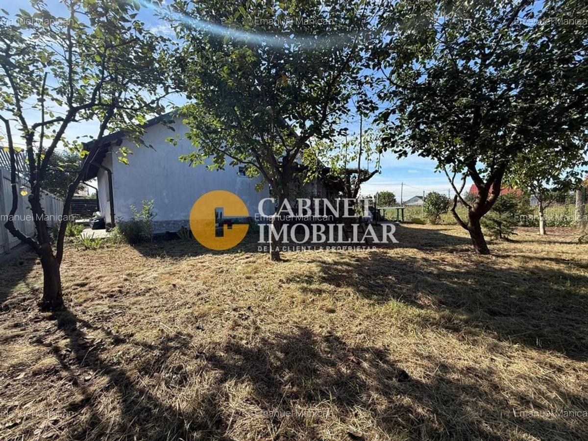 Aroneanu - Casa la asfalt - 420mp teren - 3 camere - Canalizare - 5