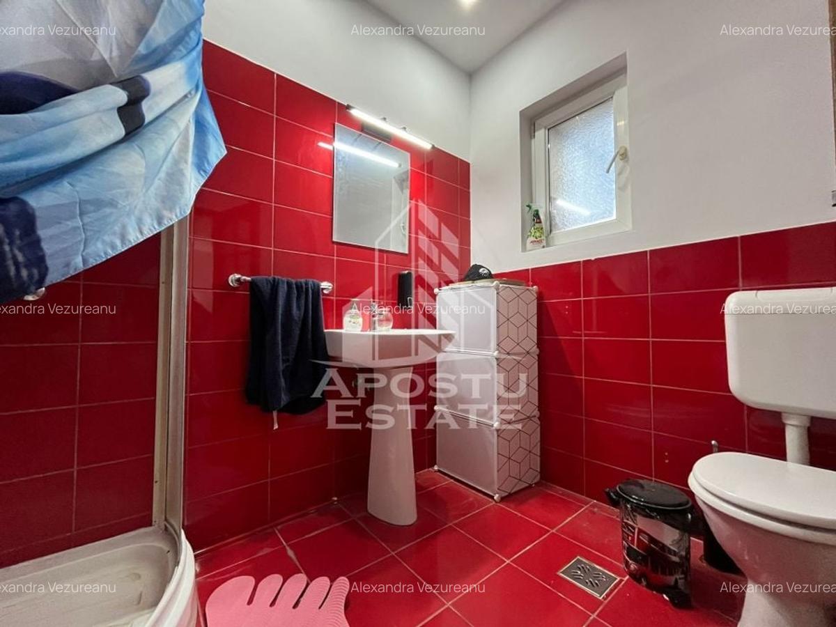 Casa individuala, 6 camere, 3 bai, garaj,acces auto, teren de 411 - 13