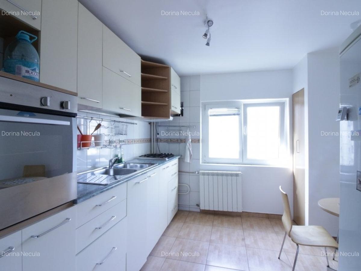 Mall Vitan - Foisorului, apartament 3 camere, 77 mp, decomandat, 2 bai, etaj 5/8 - 6