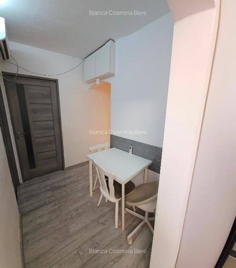 Apartament cu 4 camere decomandat în Decebal - 4