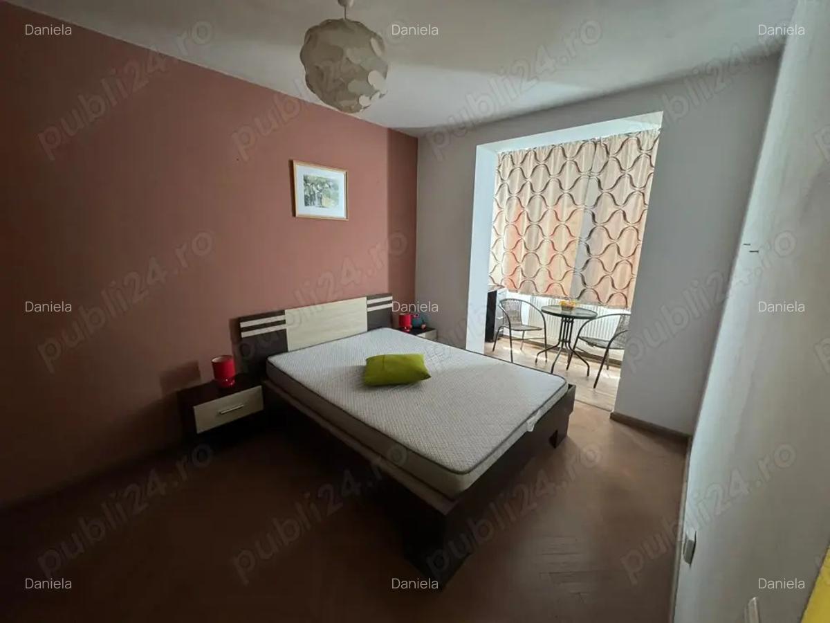 Apartament 3 camere de inchiriat Centrul Civic Brasov - 1