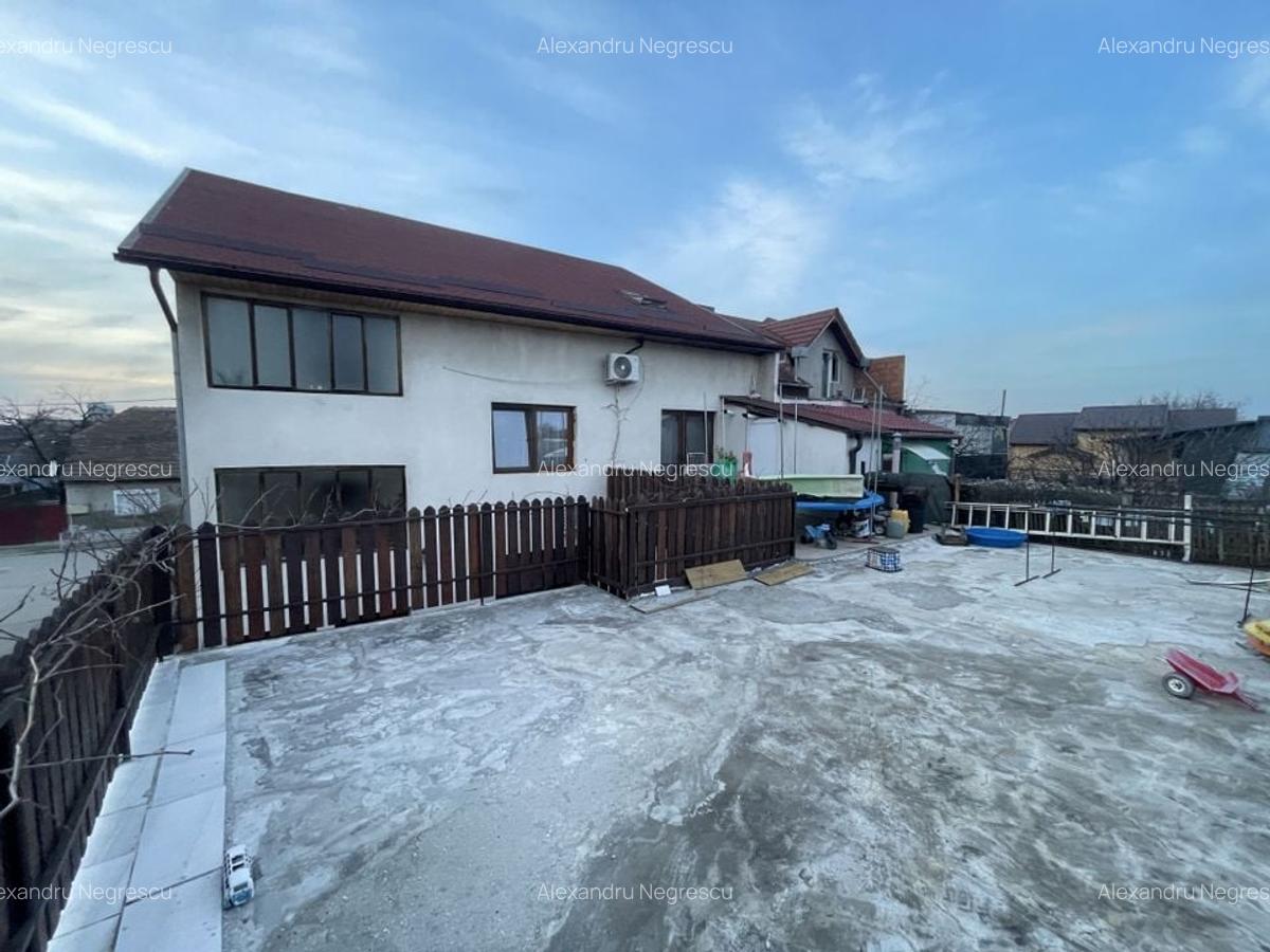 Casa S+P+E+M | 605 mp utili | 10 camere | 3 bucatarii | 4 bai | 3 terase | Garaj - 3