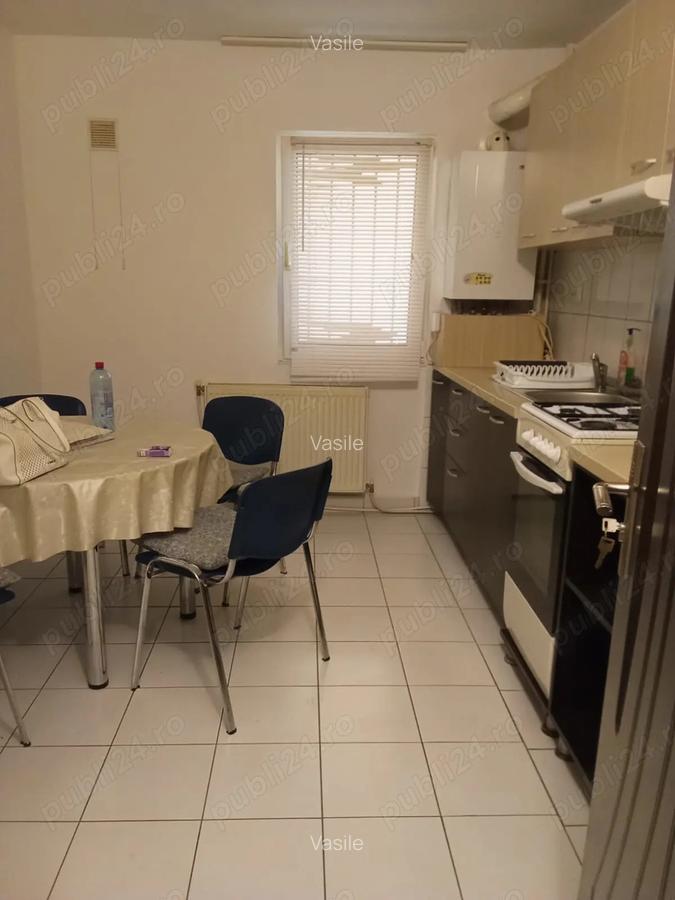 De vanzare apartament 3 camere decomandate - 2