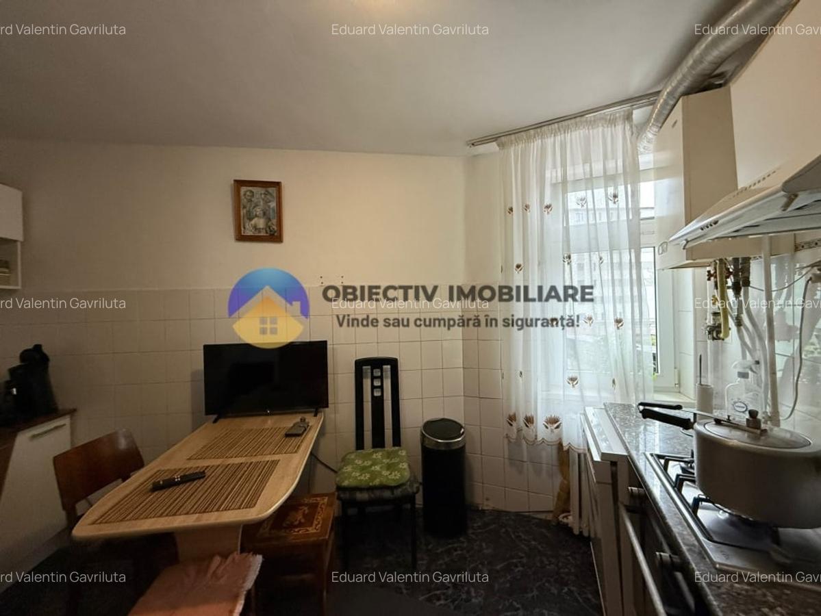 Apartament 3 camere de vanzare – zona centrala – Etaj 1 - 17