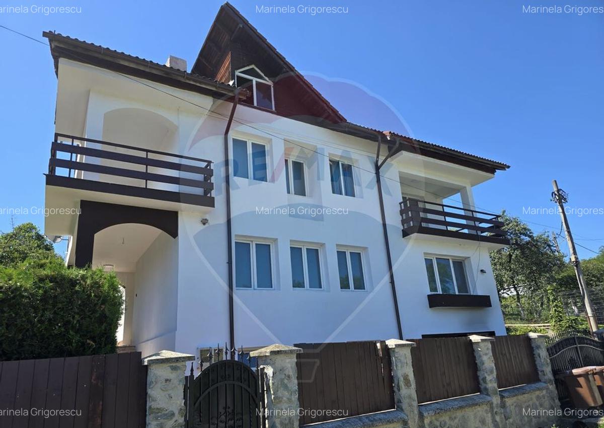 Casa / Vila cu 4 camere de vanzare - 1