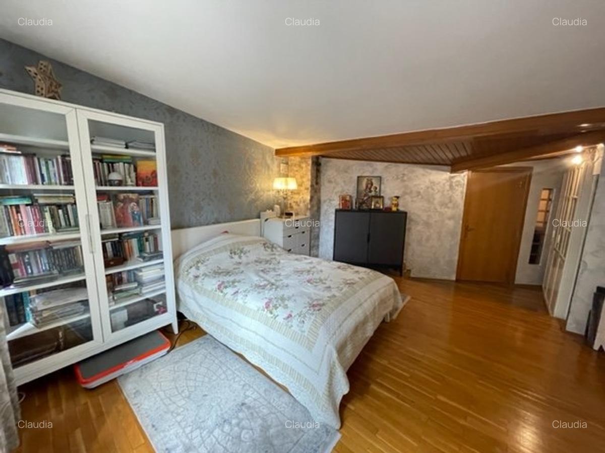 Apartament cu 5 camere semidecomandat, mobilat în Calea Călărașilor - 12