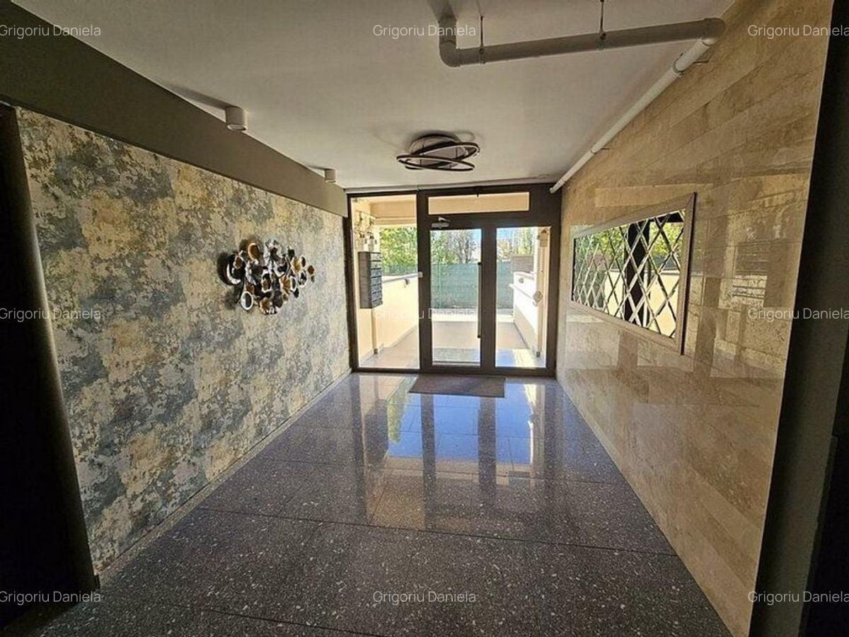 Spatiu comercial, Damaroaia/ Petrom City, terasa 37mp+boxa+2locuri par - 1