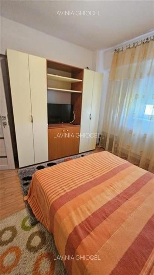 Piata Muncii-Calea Calarasi, apartament 3 camere, decomandat, mobilat-utilat, bl - 15