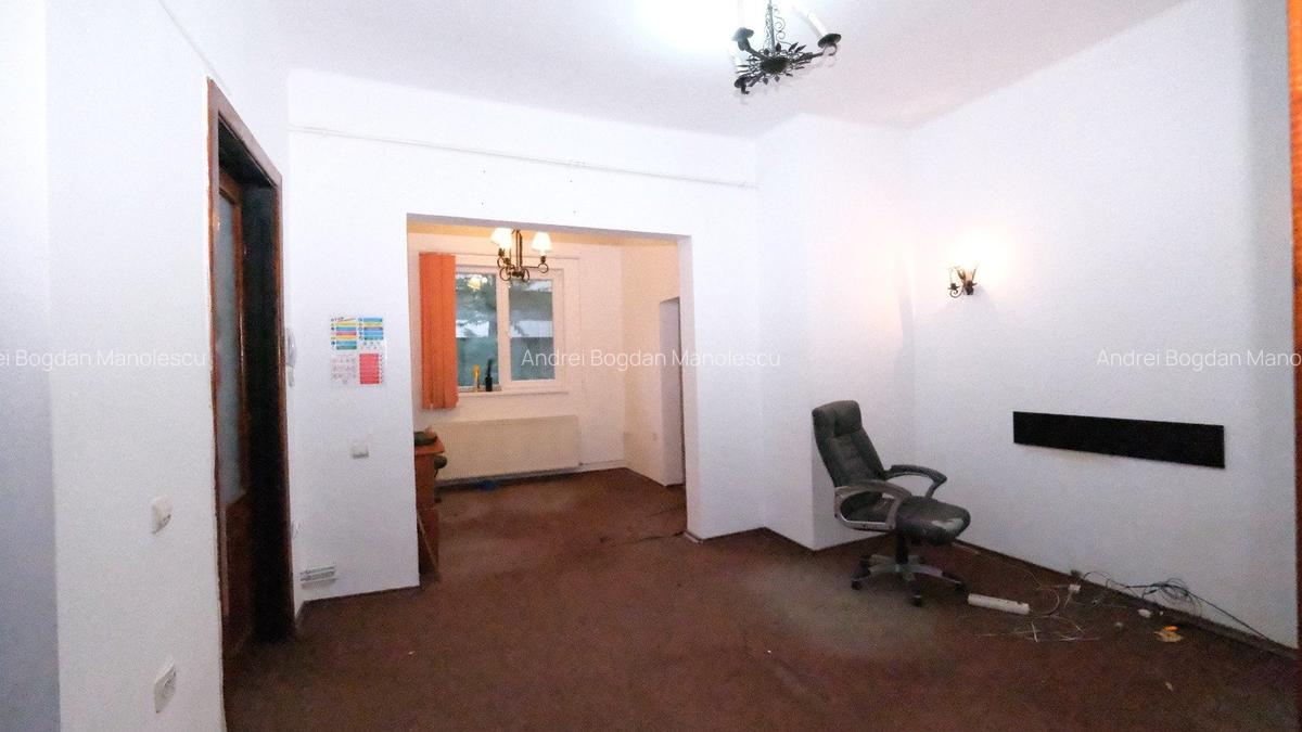 Vanzare apartament 4 camere la  etajul 1 in vila Cotroceni cu garaj si anexe - 11